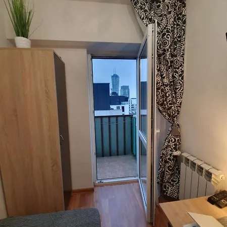 4 Solidarnosci Apartament *